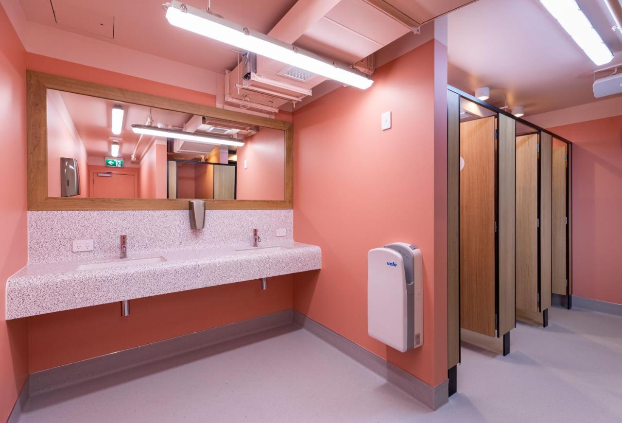 Lylo Auckland Hotel Pokoj fotografie The new toilet block