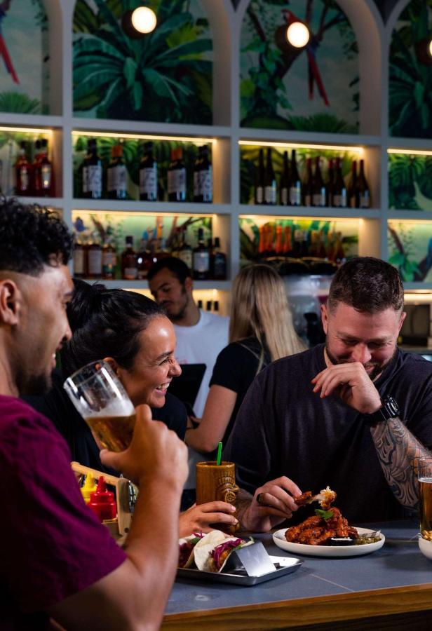 Lylo Auckland Hotel Exteriér fotografie The bar at the Old Blind Dogs