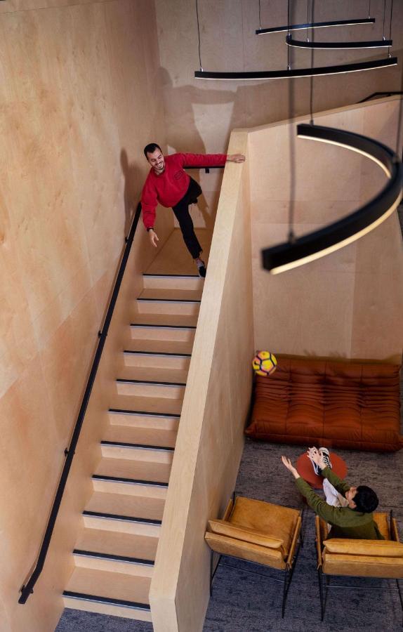 Lylo Auckland Hotel Exteriér fotografie The staircase