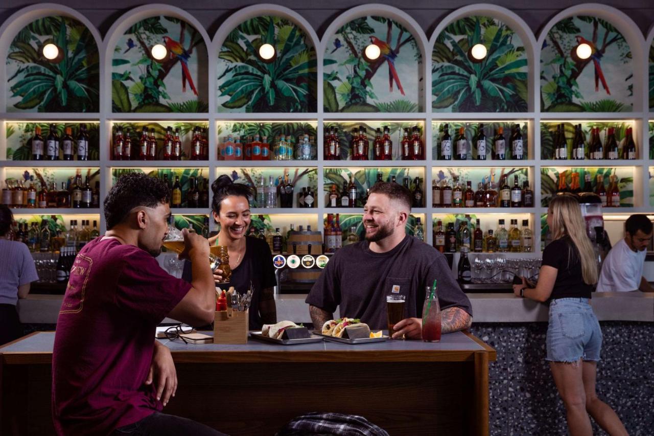 Lylo Auckland Hotel Exteriér fotografie The bar at the 2019 edition of the festival